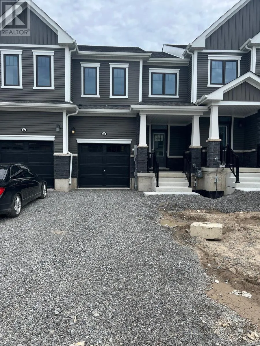 Row / Townhouse for rent: 96 Selection Heights, Thorold, Ontario L2V 0B7