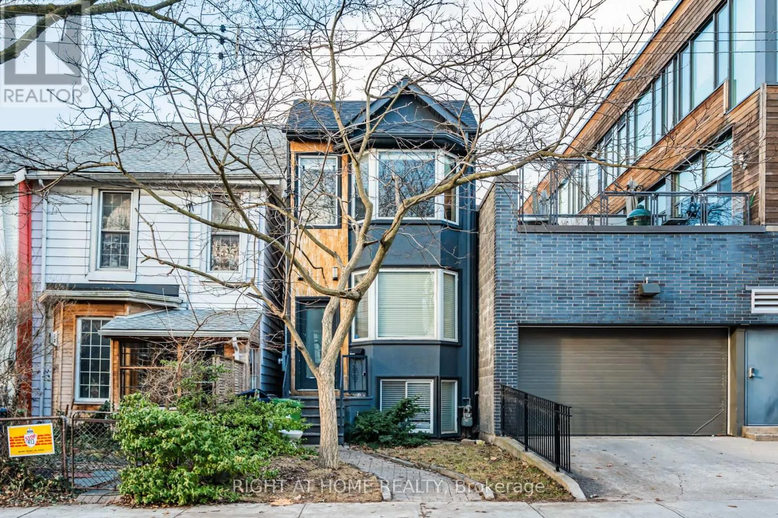 House for rent: 96 Stafford Street, Toronto, Ontario M5J 2S1