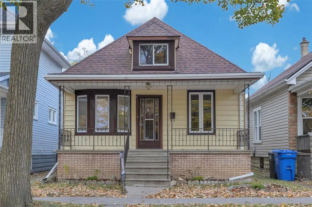 House for rent: 960 Lincoln, Windsor, Ontario N8Y 2H2