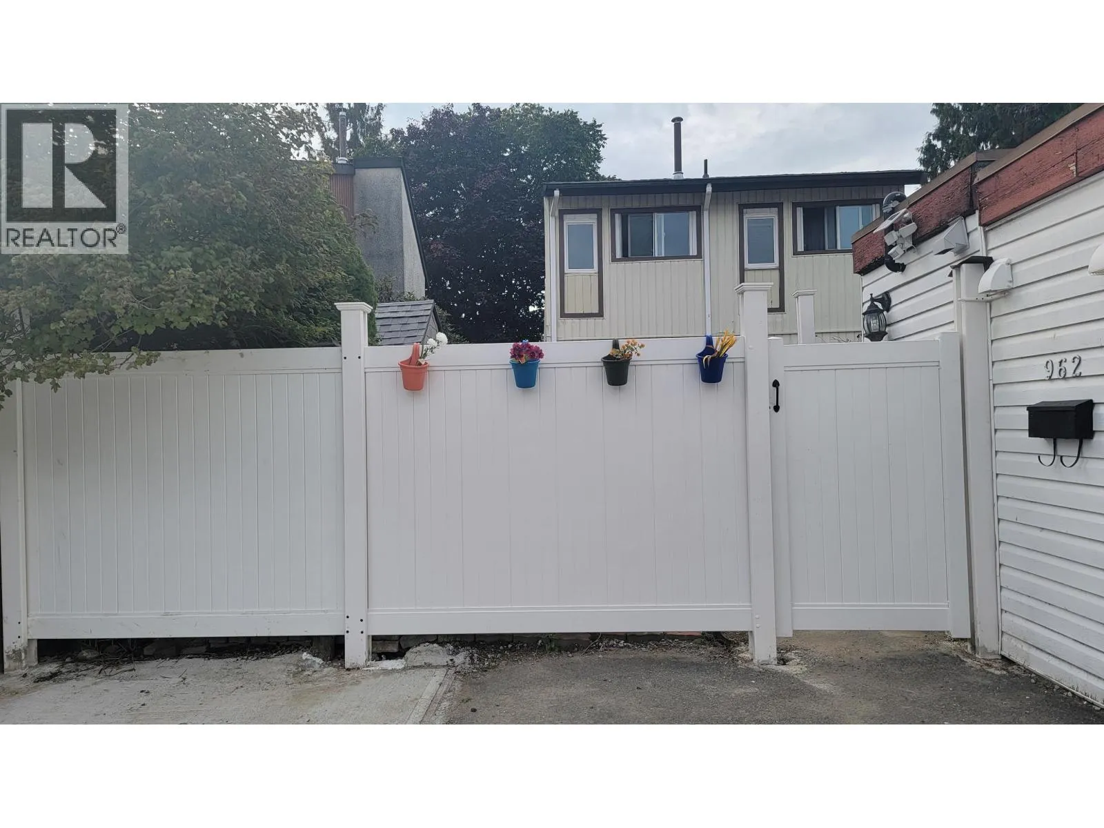 House for rent: 962 Cherrybrook Place, Coquitlam, British Columbia V3C 4B7