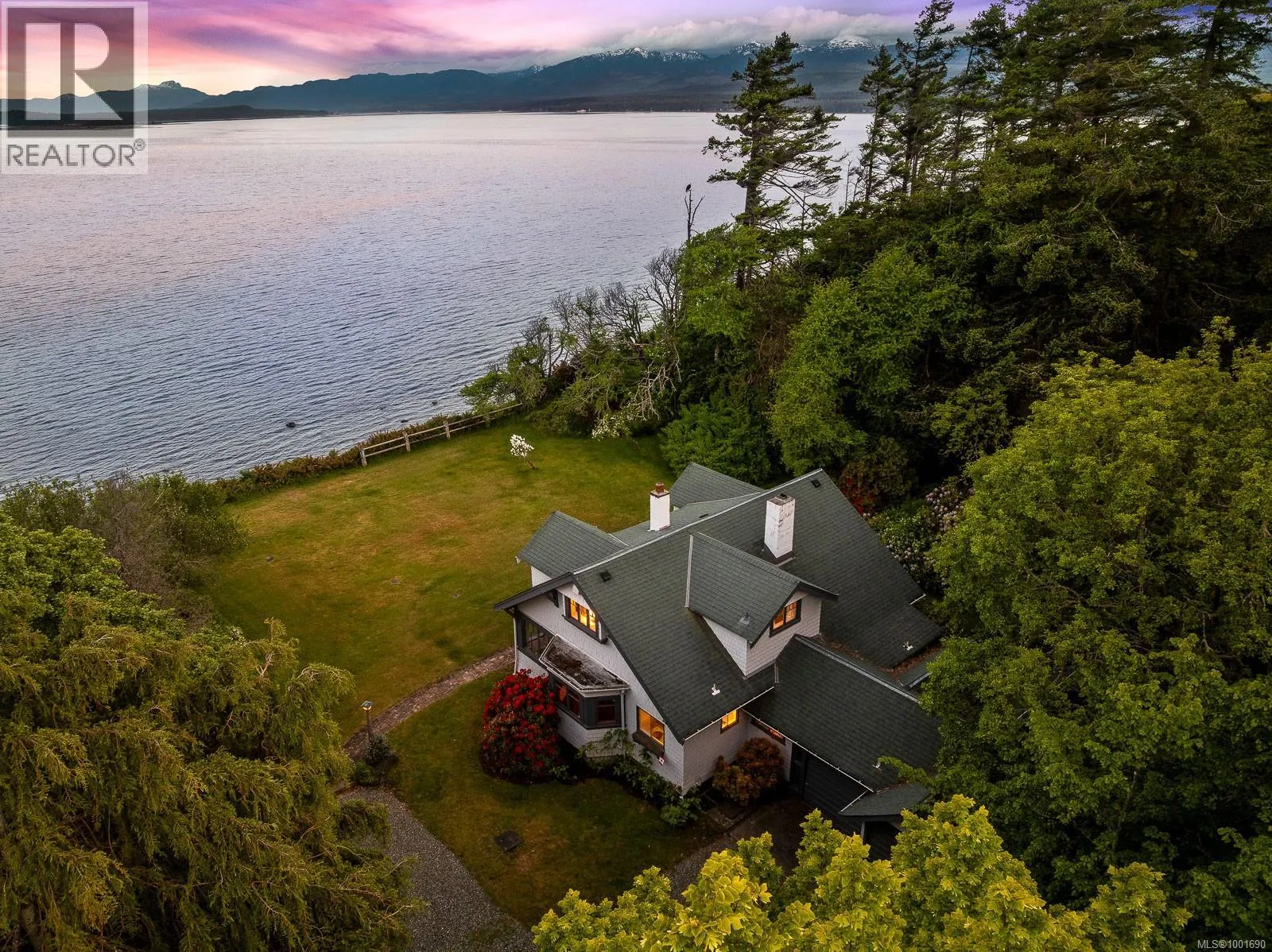 House for rent: 965 Balmoral Rd, Comox, British Columbia V9M 3W2