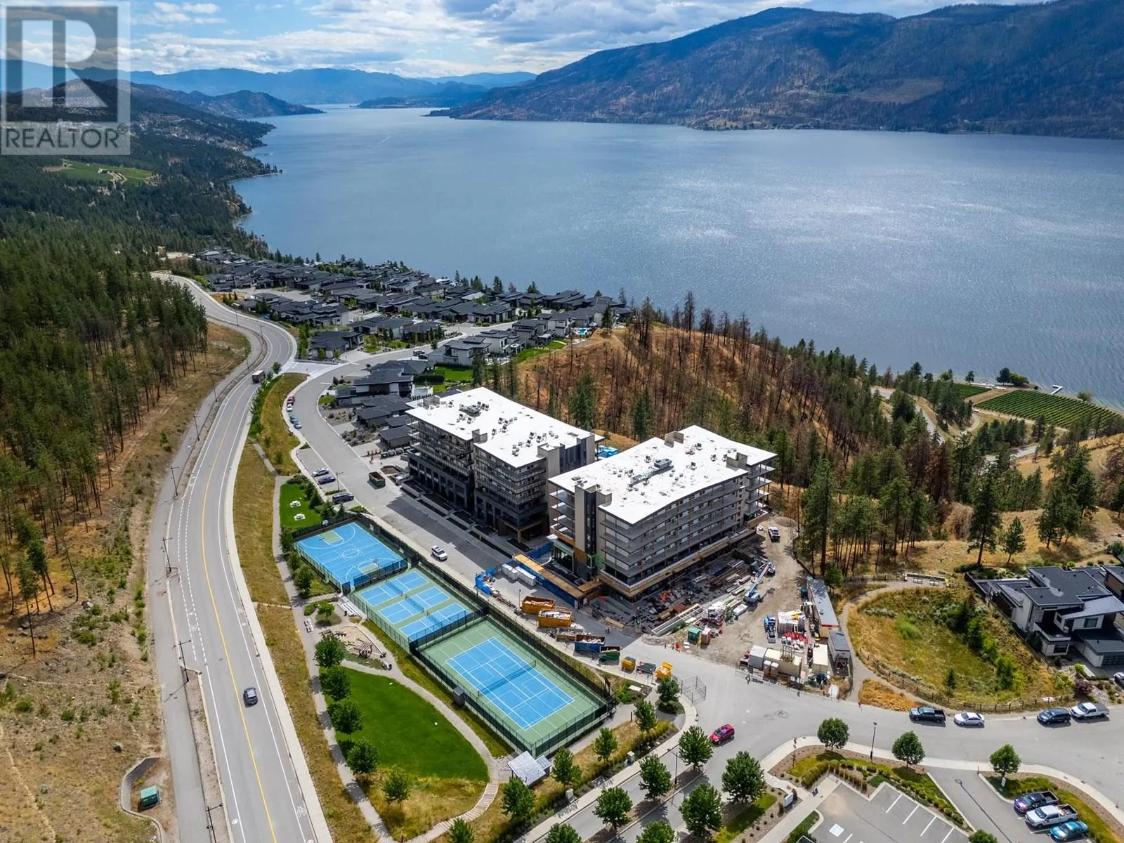 Apartment for rent: 9652 Benchland Drive Unit# 409, Lake Country, British Columbia V4V 1N3