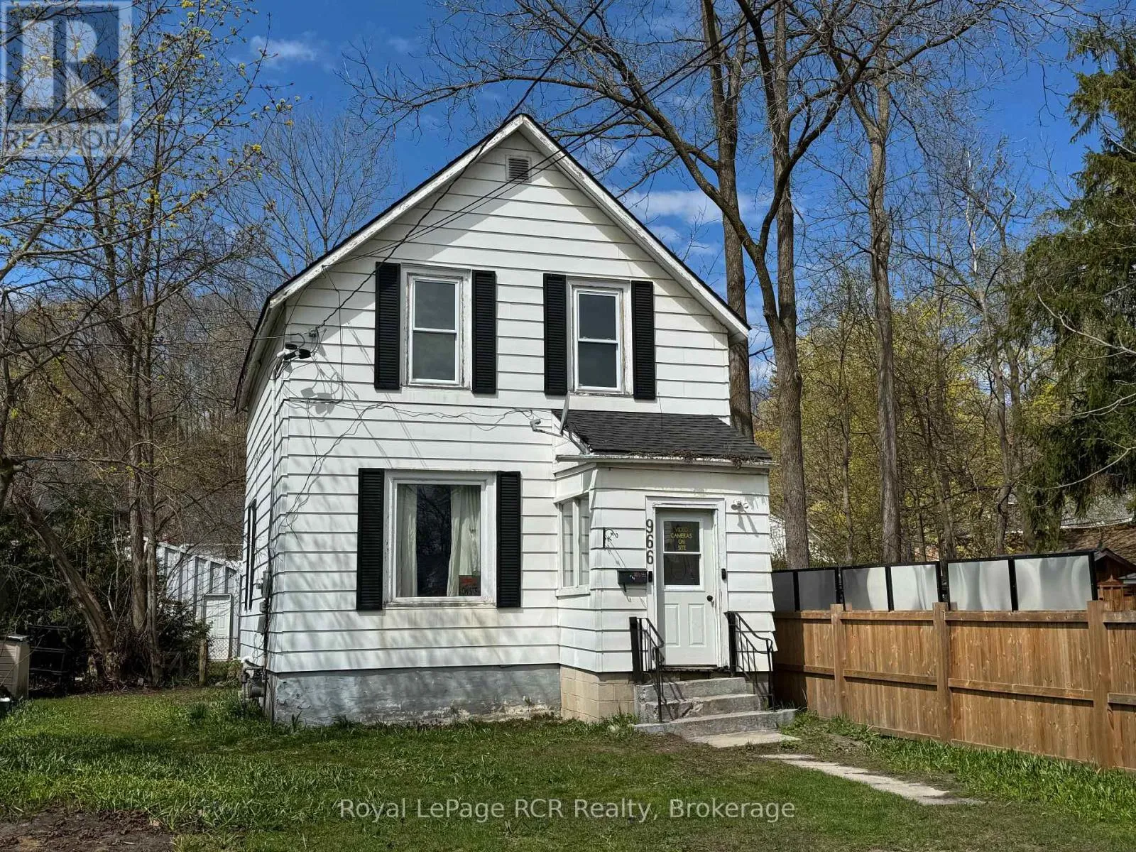 House for rent: 966 3rd Avenue W, Owen Sound, Ontario N4K 4P6