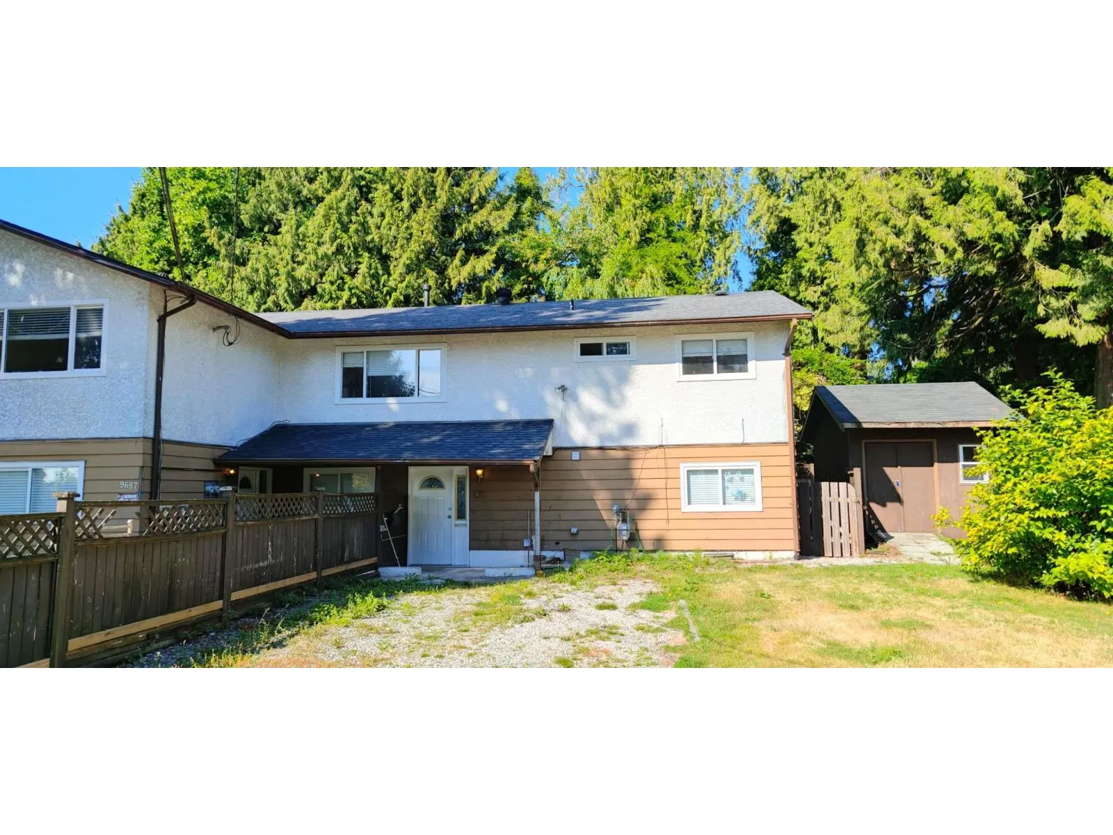 Duplex for rent: 9689 131 Street, Surrey, British Columbia V3T 3P4
