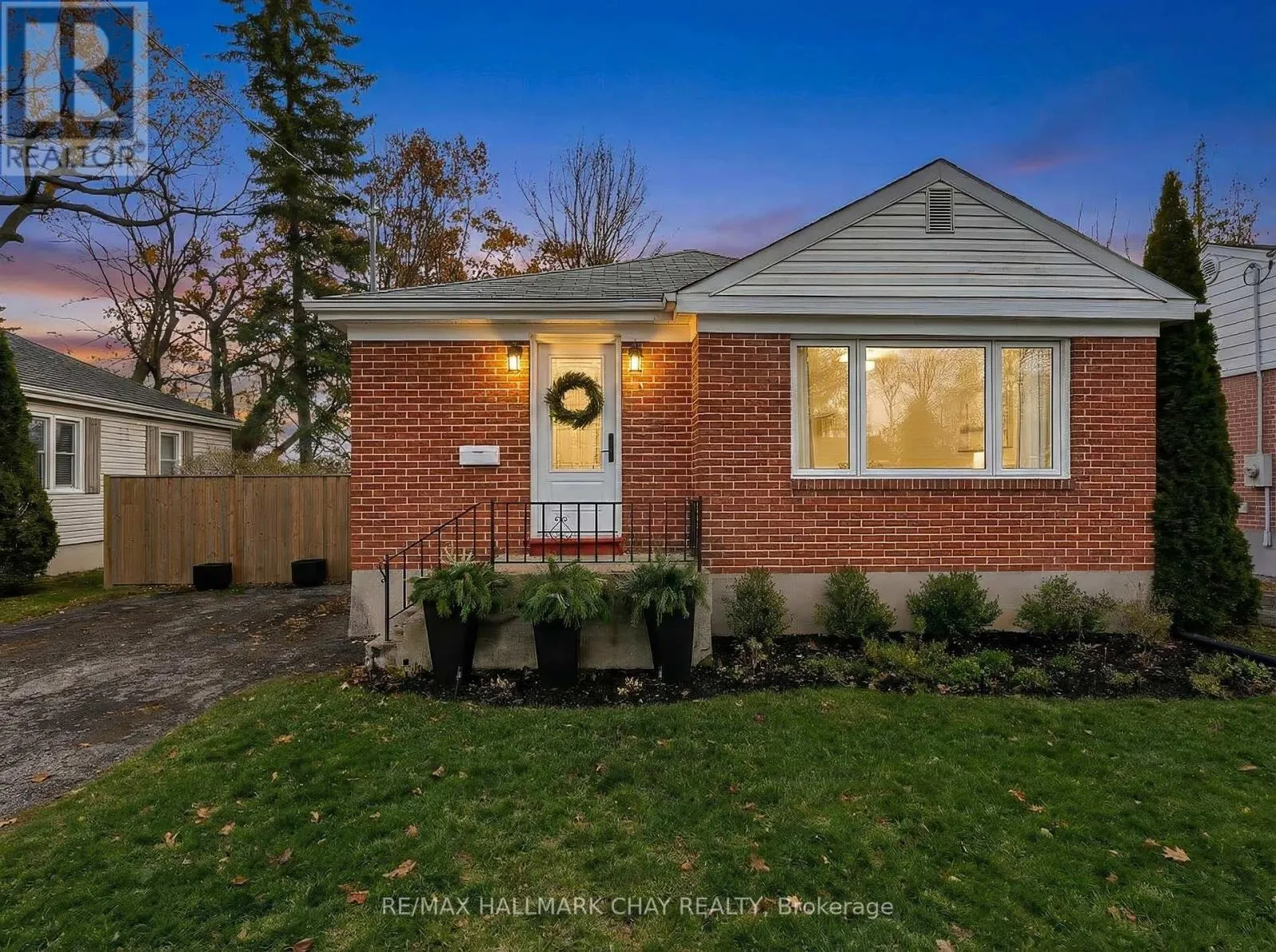 House for rent: 97 Napier Street, Barrie, Ontario L4M 1W6