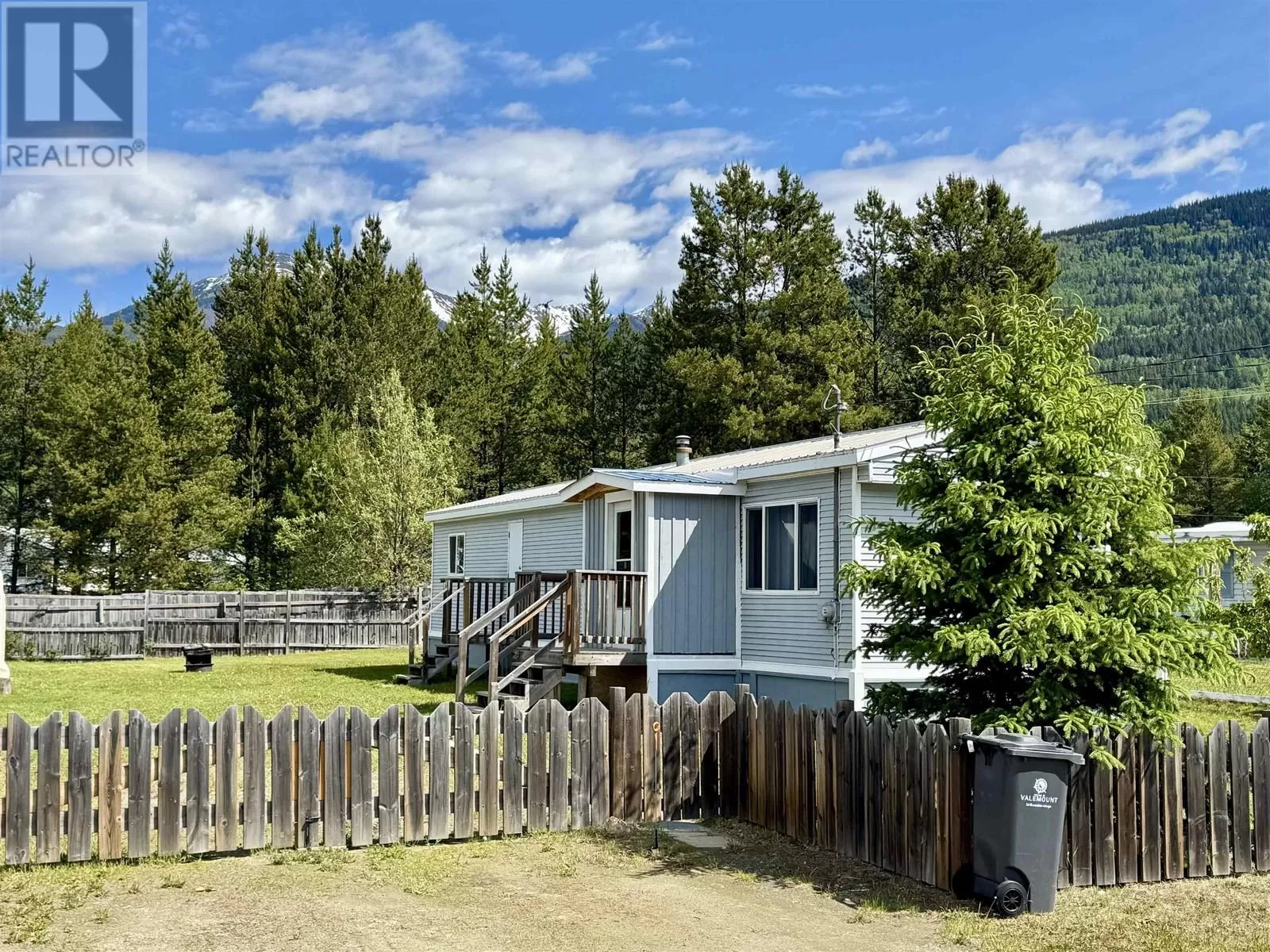 Manufactured Home/Mobile for rent: 970 Beaven Crescent, Valemount, British Columbia V0E 2Z0