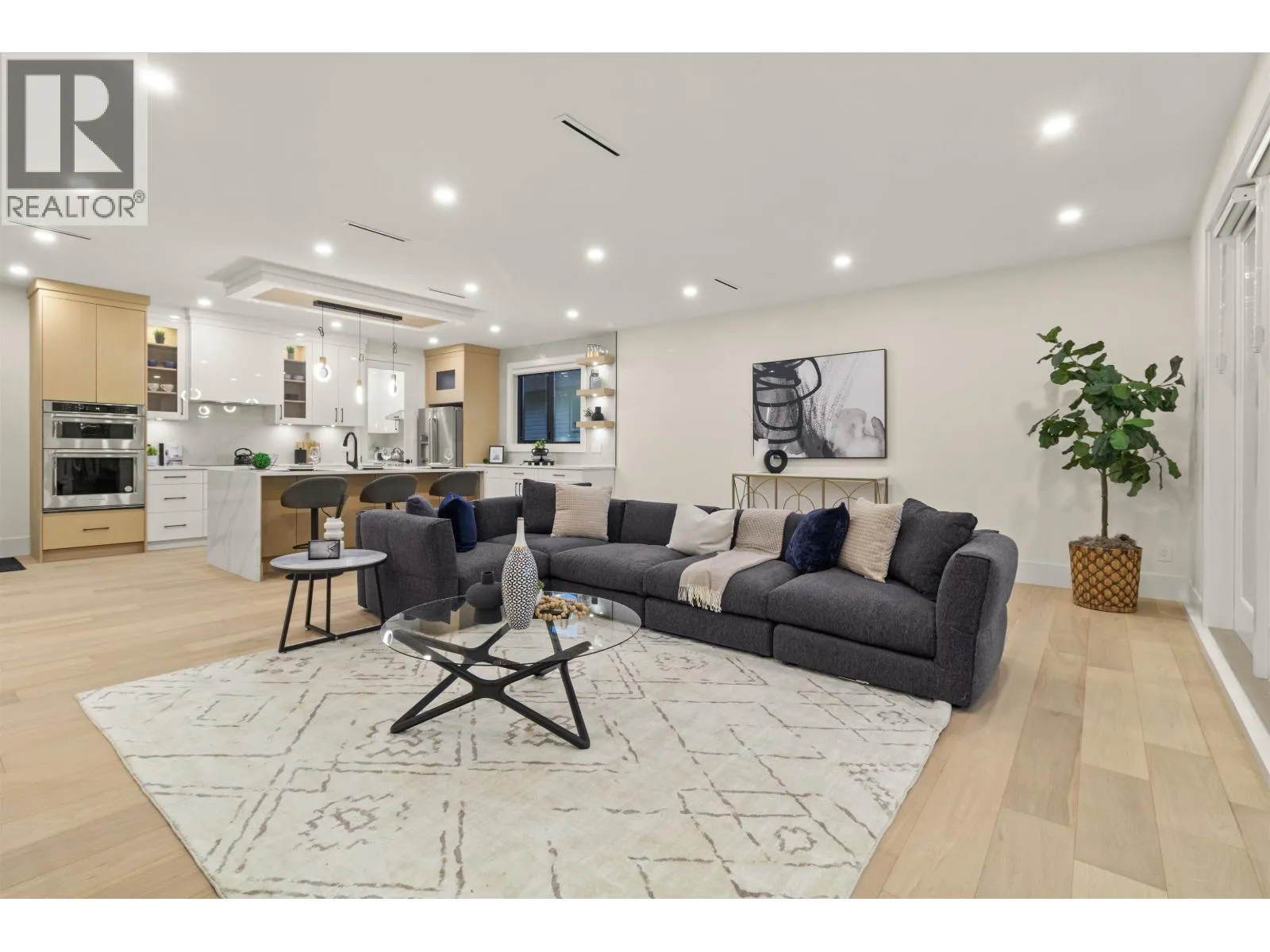 House for rent: 970 Laurel Court, Coquitlam, British Columbia V3C 5M1