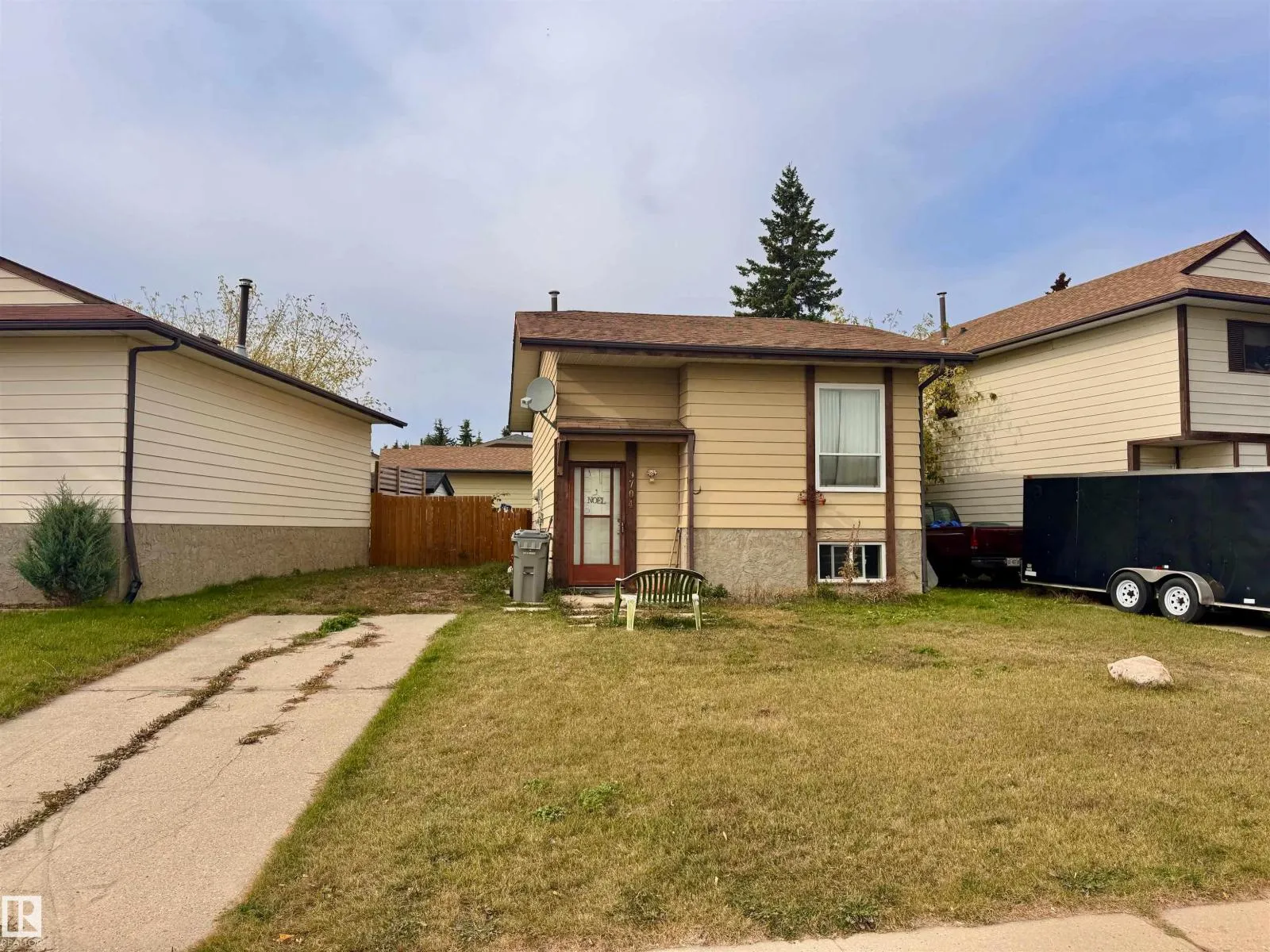 House for rent: 9704 104 St, Morinville, Alberta T8R 1C8