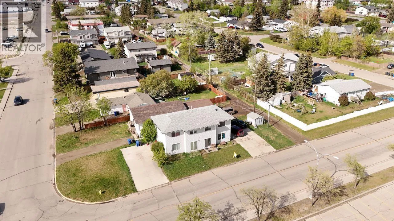 Duplex for rent: 9706-9708 96 Avenue, Fort St. John, British Columbia V1J 4N6