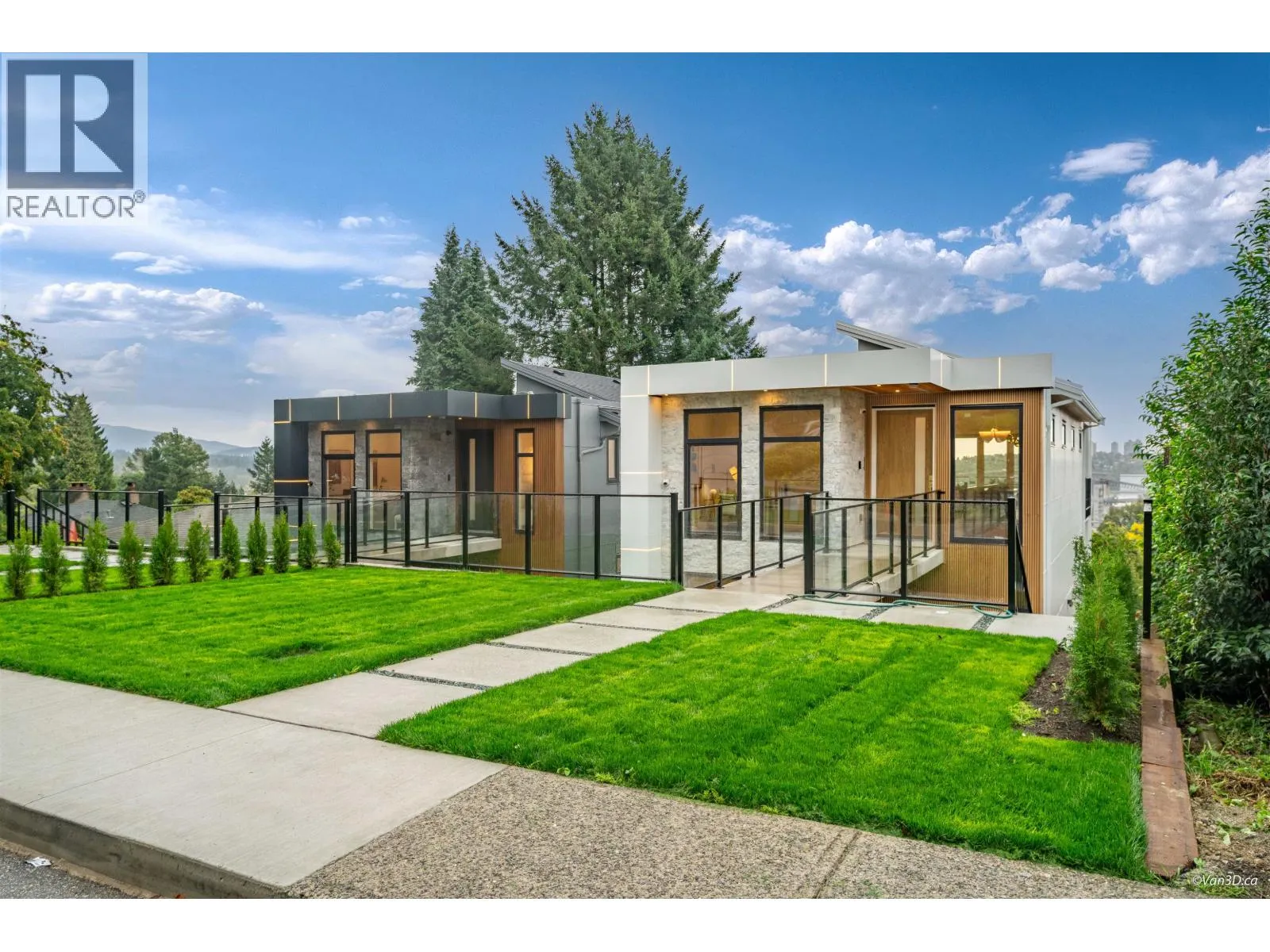 House for rent: 971 Adderley Street, North Vancouver, British Columbia V7L 1T2