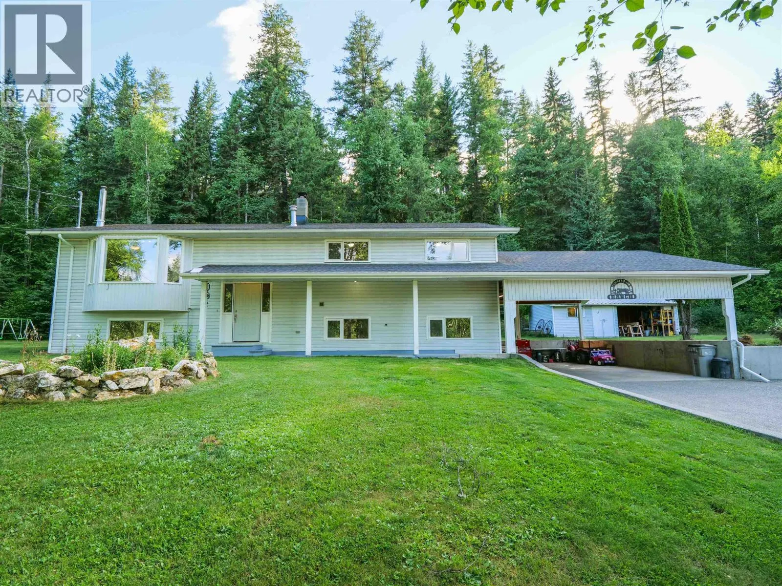 House for rent: 971 North Fraser Drive, Quesnel, British Columbia V2J 1Z8