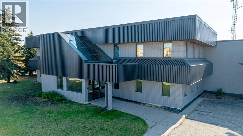 9717 97 Avenue, Grande Prairie, Alberta T8V 6L9