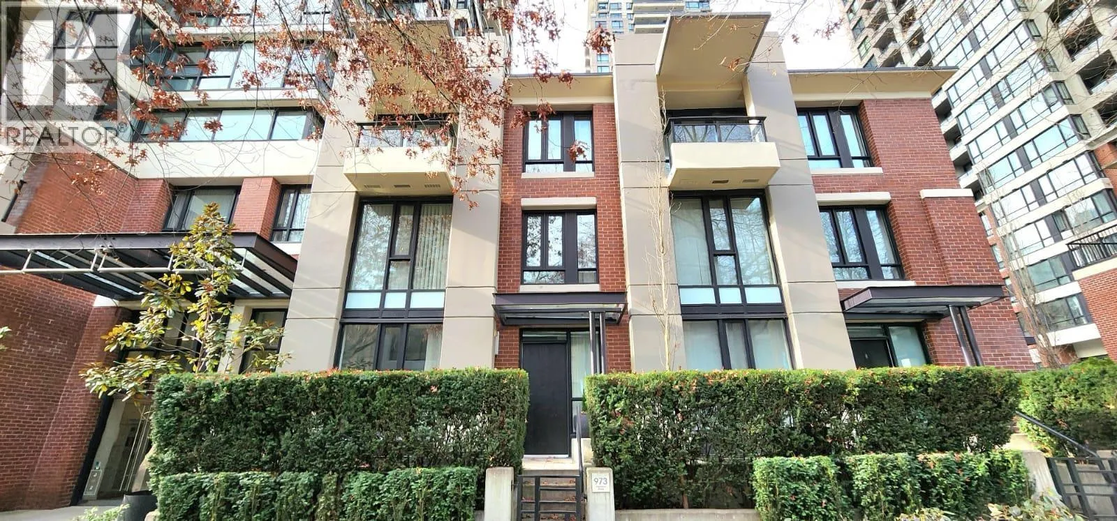 Row / Townhouse for rent: 973 Mainland Street, Vancouver, British Columbia V6B 1T2