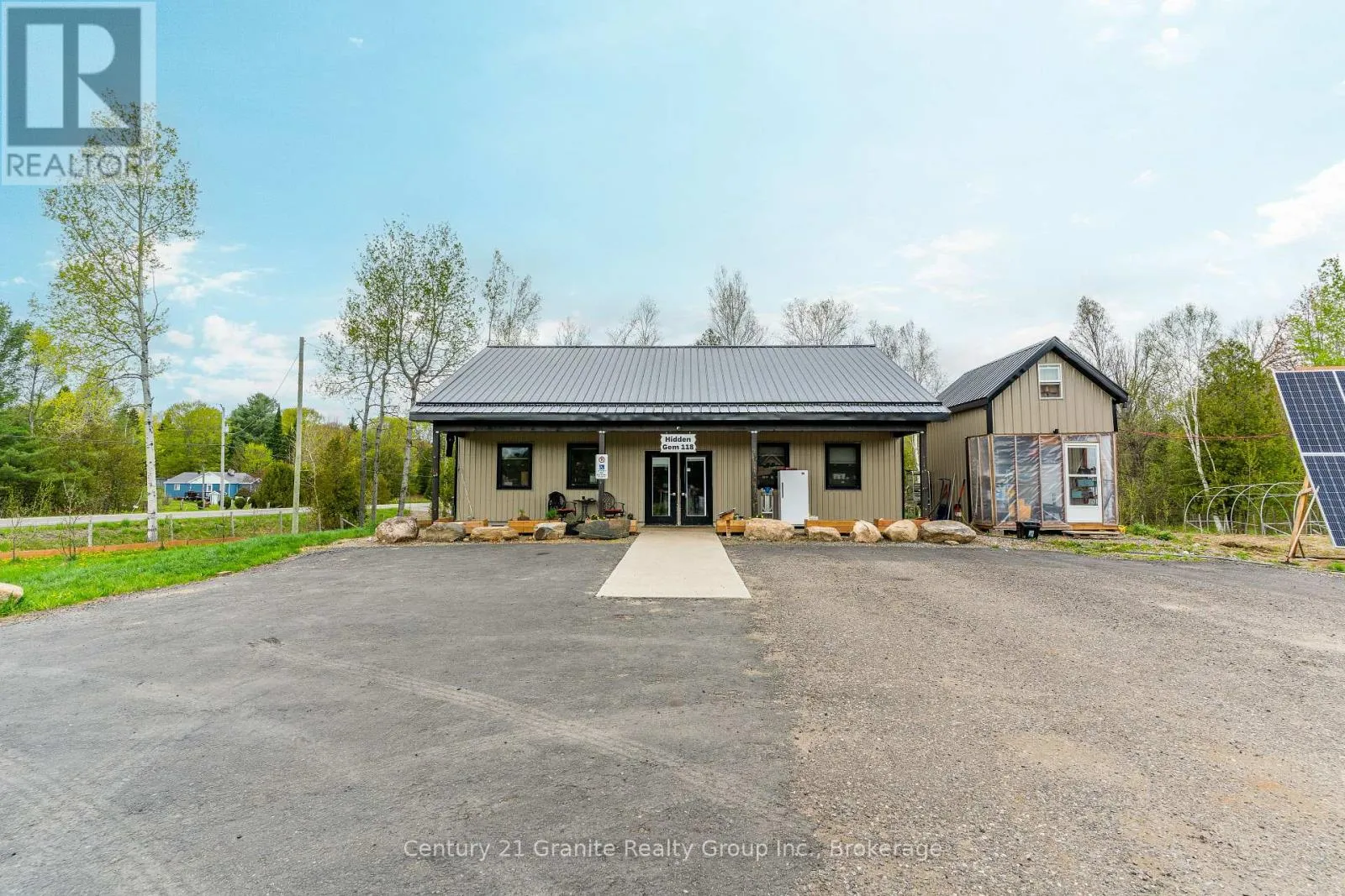 9734 Highway 118 W, Algonquin Highlands, Ontario K0M 1J2