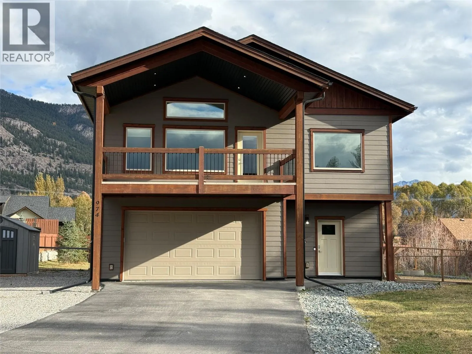 House for rent: 974 Swansea View Road, Windermere, British Columbia V0B 2L0