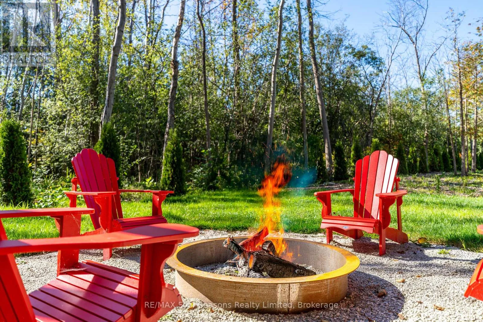 9746 Beachwood Road, Collingwood, Ontario L9Y 3Z1