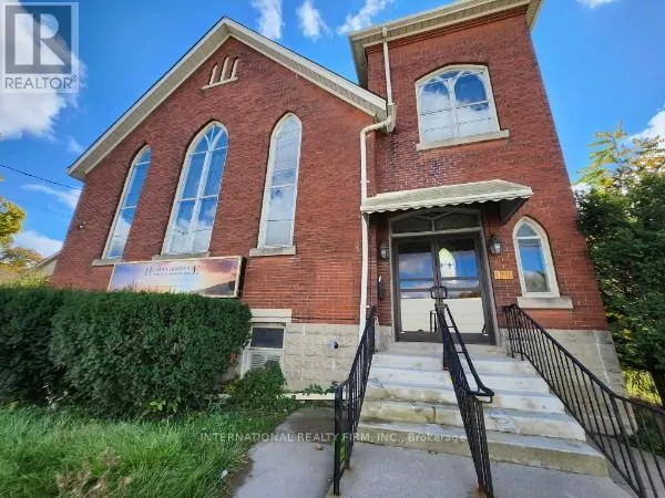 977 Oxford Street E, London East, Ontario N5Y 3K5