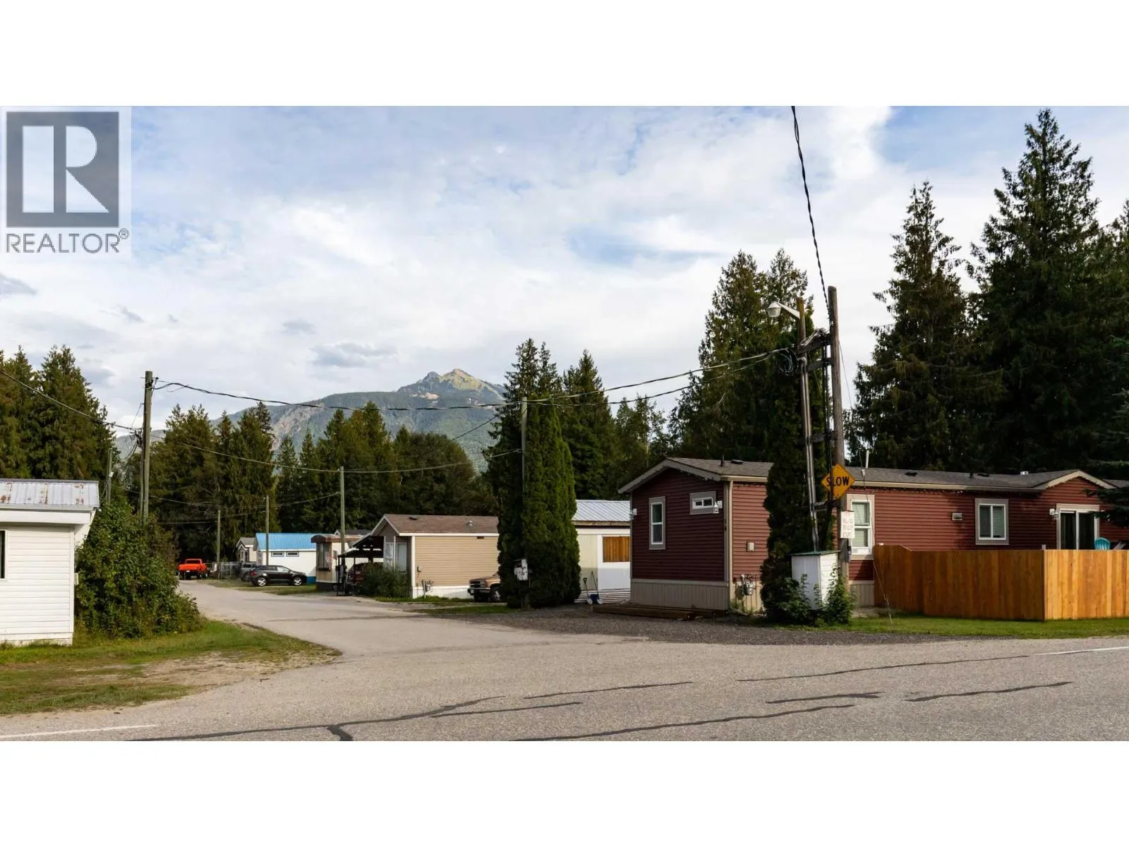 Other for rent: 978 Lundell Road, Revelstoke, British Columbia V0E 2S0