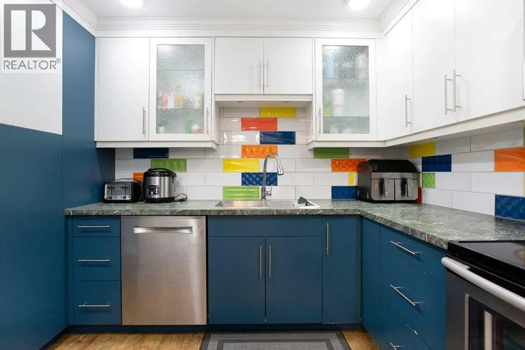 Row / Townhouse for rent: 98, 1155 Falconridge Drive Ne, Calgary, Alberta T3J 1E1