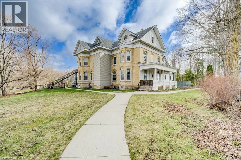 98 3rd Street Se, Chesley, Ontario N0G 1L0