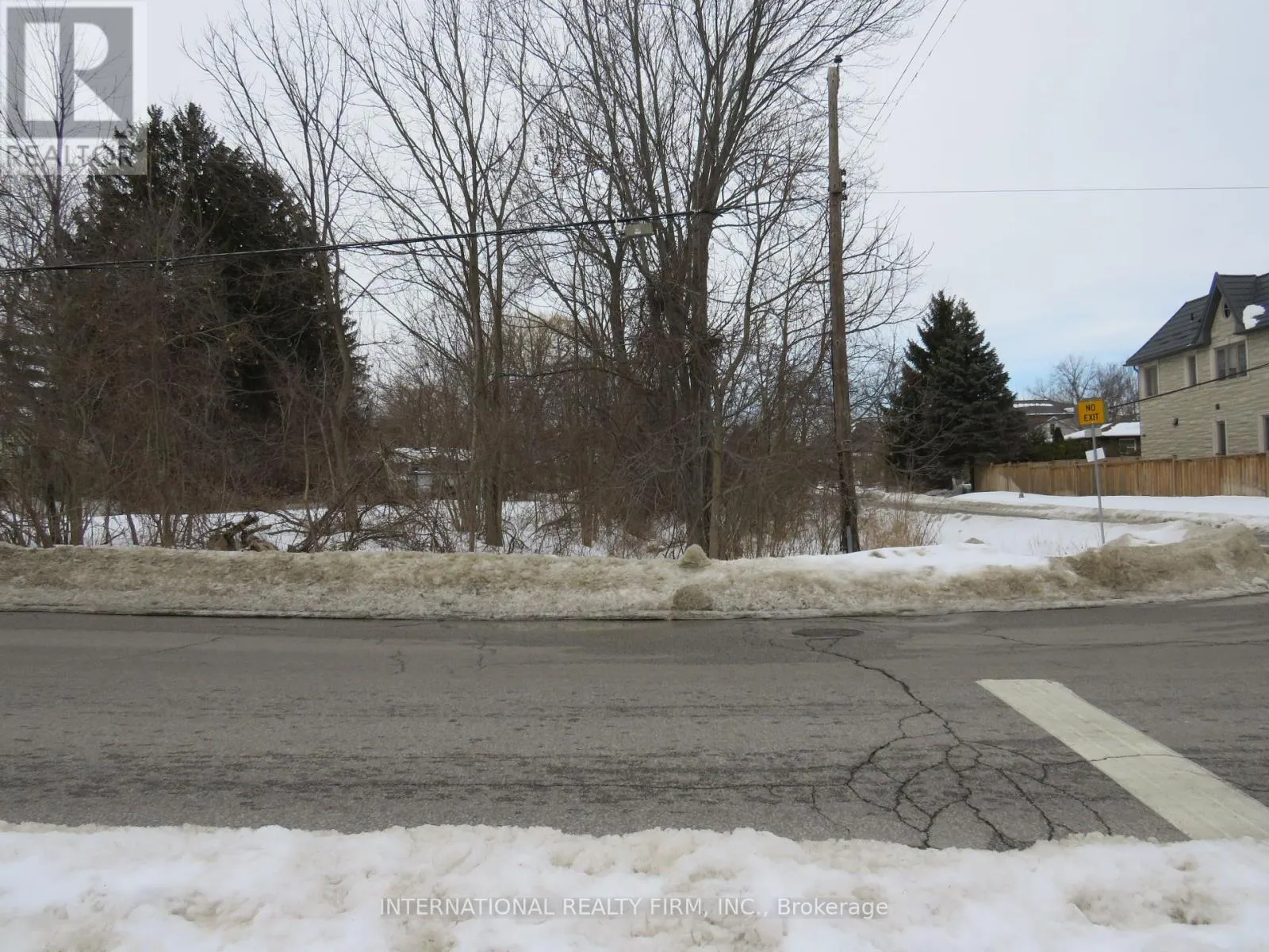 98 Euclid Avenue, Toronto, Ontario M6J 2J9