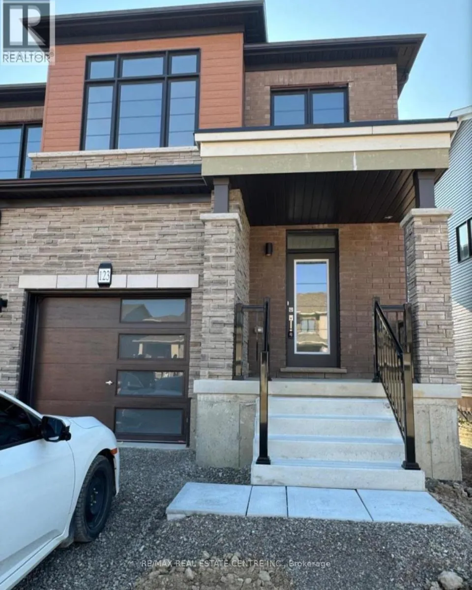 Row / Townhouse for rent: 98 Granville Crescent, Haldimand, Ontario N3W 0J5