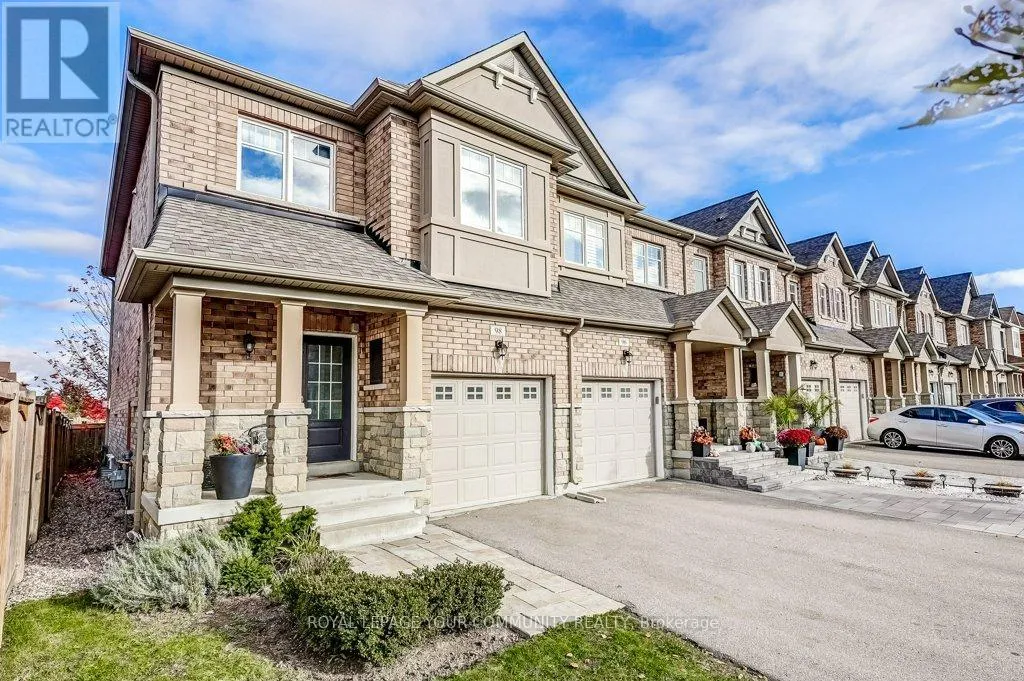 Row / Townhouse for rent: 98 Kellington Trail, Whitchurch-Stouffville, Ontario L4A 1X6
