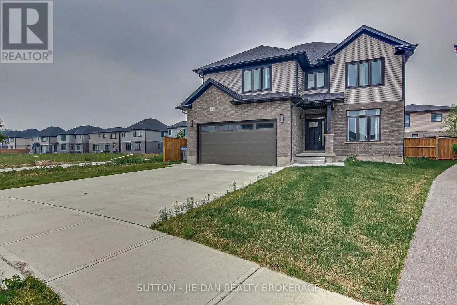 House for rent: 98 Locky Lane, Middlesex Centre, Ontario N0L 1R0