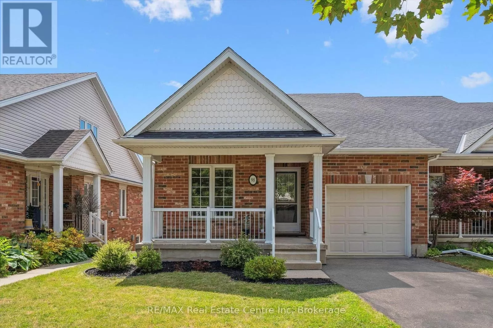 Row / Townhouse for rent: 98 Schroder Crescent, Guelph, Ontario N1E 7B4