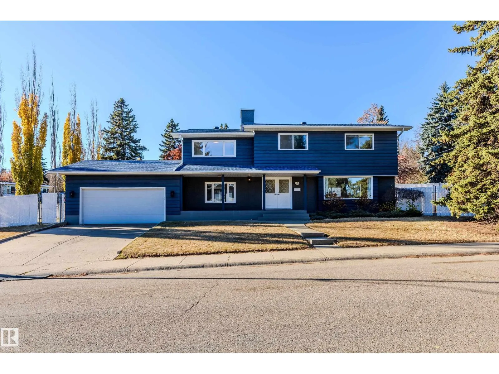 House for rent: 98 Valleyview Cr Nw, Edmonton, Alberta T5R 5T3