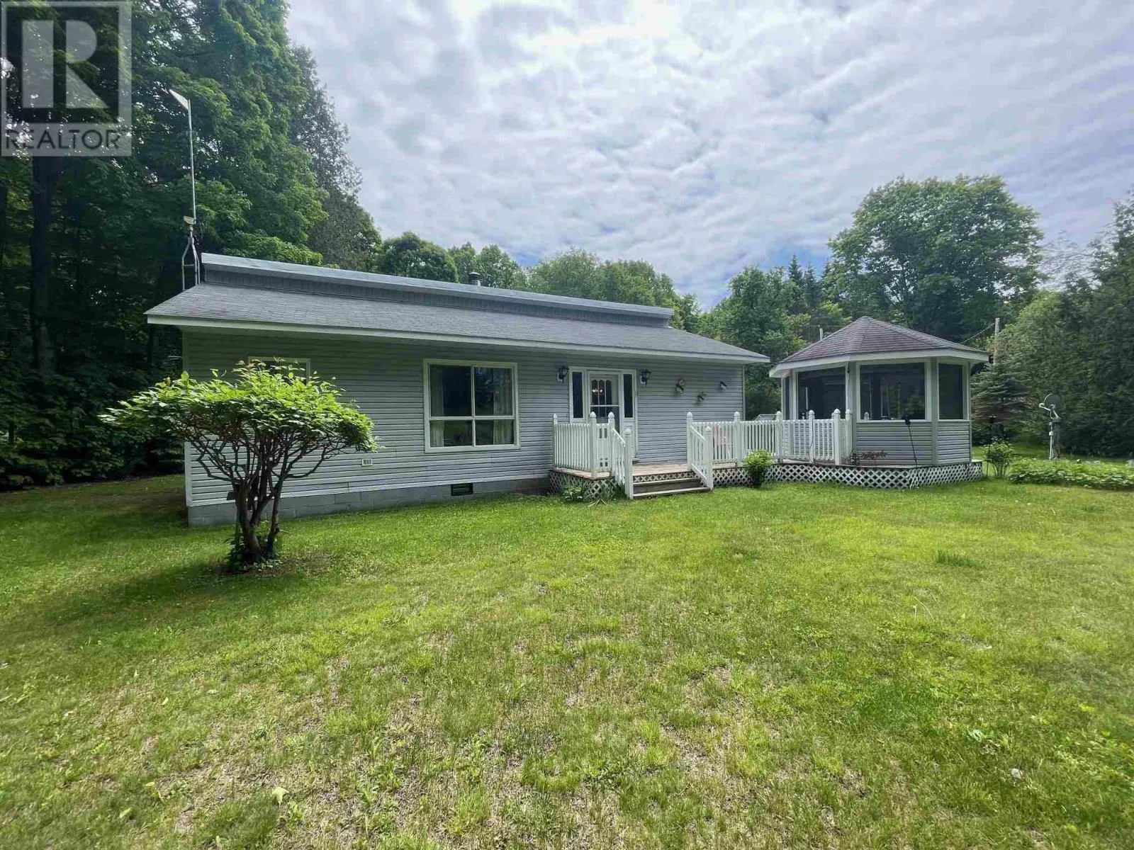 98 Whispering Pines, Batchewana, Ontario P0S 1A0