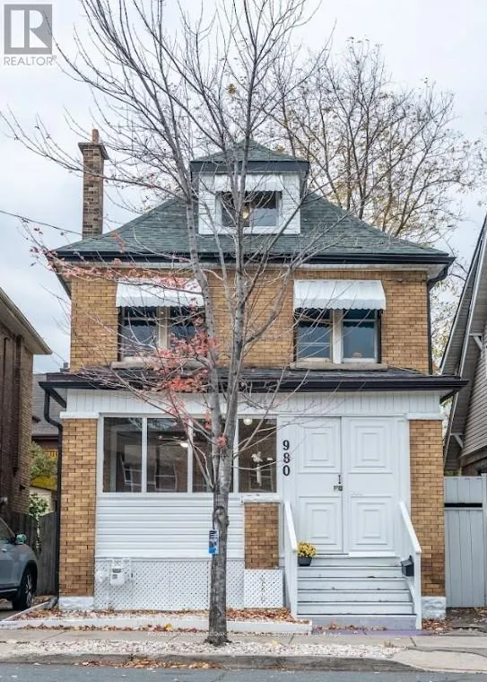 House for rent: 980 King Street E, Hamilton, Ontario L8M 1C5