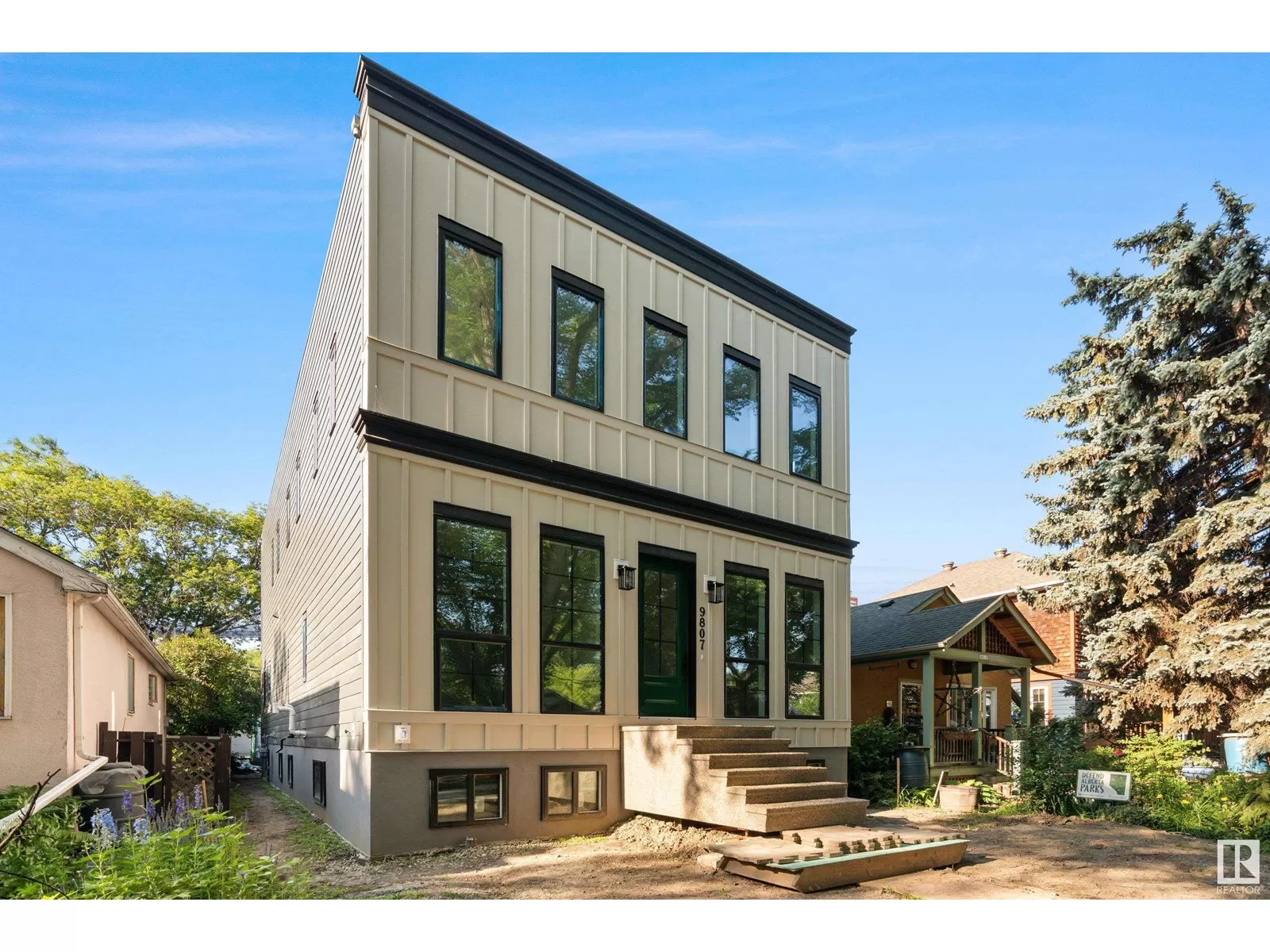 House for rent: 9807 90 Av Nw, Edmonton, Alberta T6E 2T2