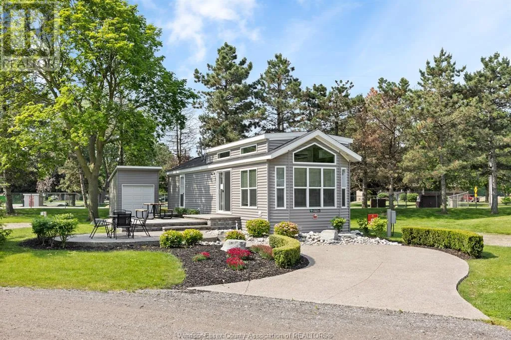 981 County Rd 2 Unit# 224, Lakeshore, Ontario N8L 1B4