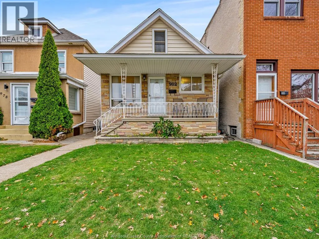 House for rent: 982 Langlois, Windsor, Ontario N9A 2H3