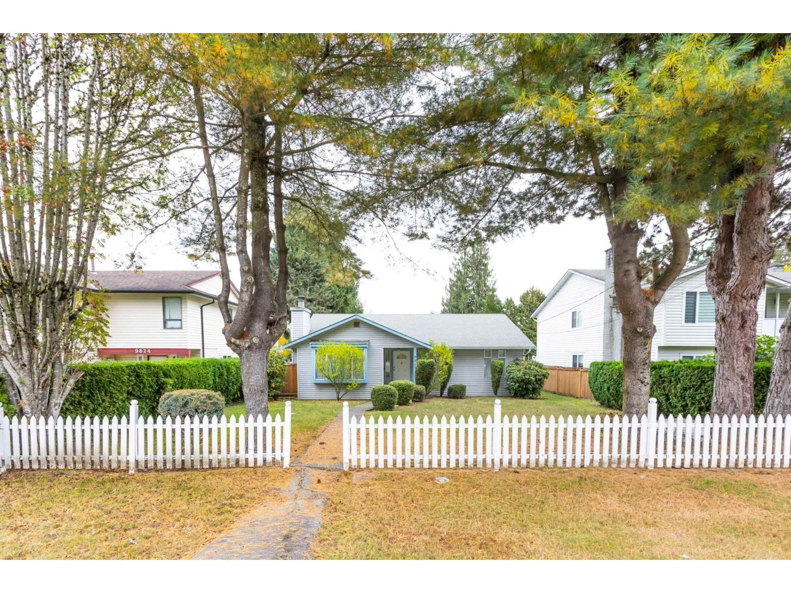 House for rent: 9820 156 Street, Surrey, British Columbia V3R 4L3