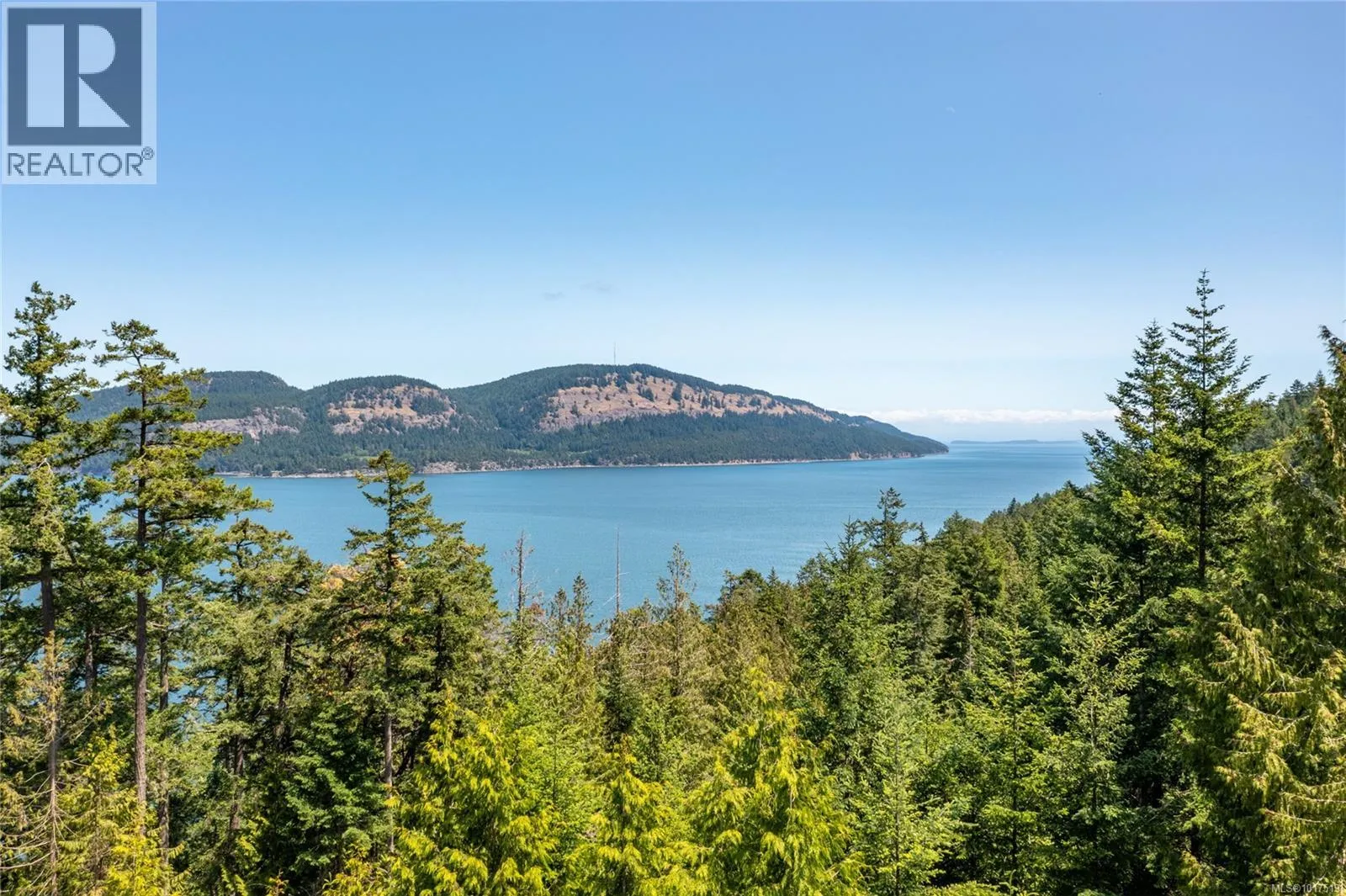9825 Canal Rd, Pender Island, British Columbia V0N 2M3