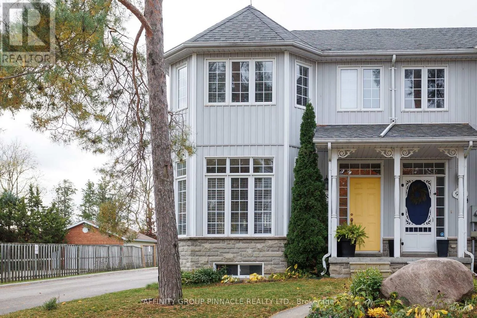 Row / Townhouse for rent: 983 Lake Drive E, Georgina, Ontario L0E 1L0