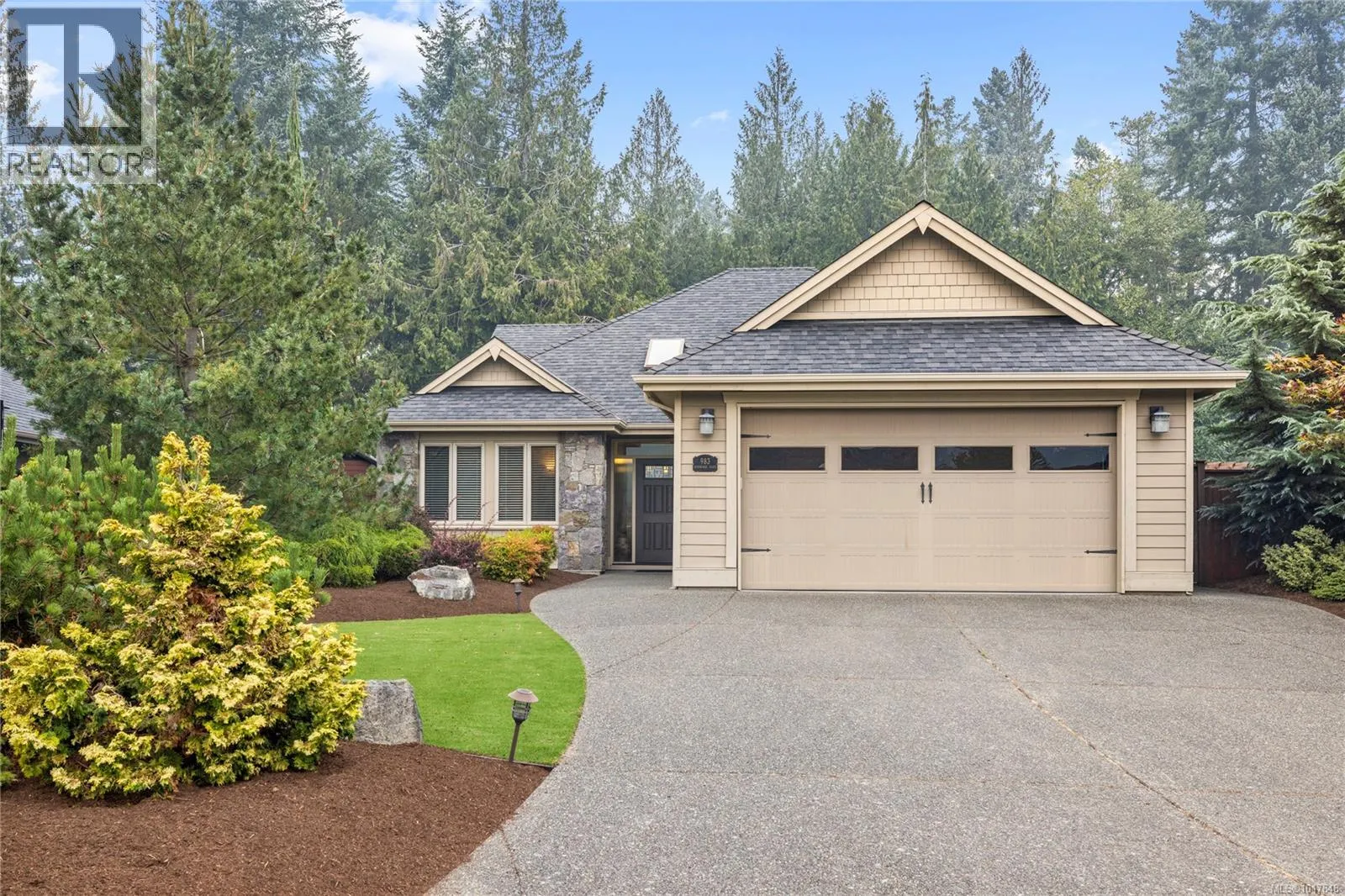 House for rent: 983 Windridge Pl, French Creek, British Columbia V9P 1T1