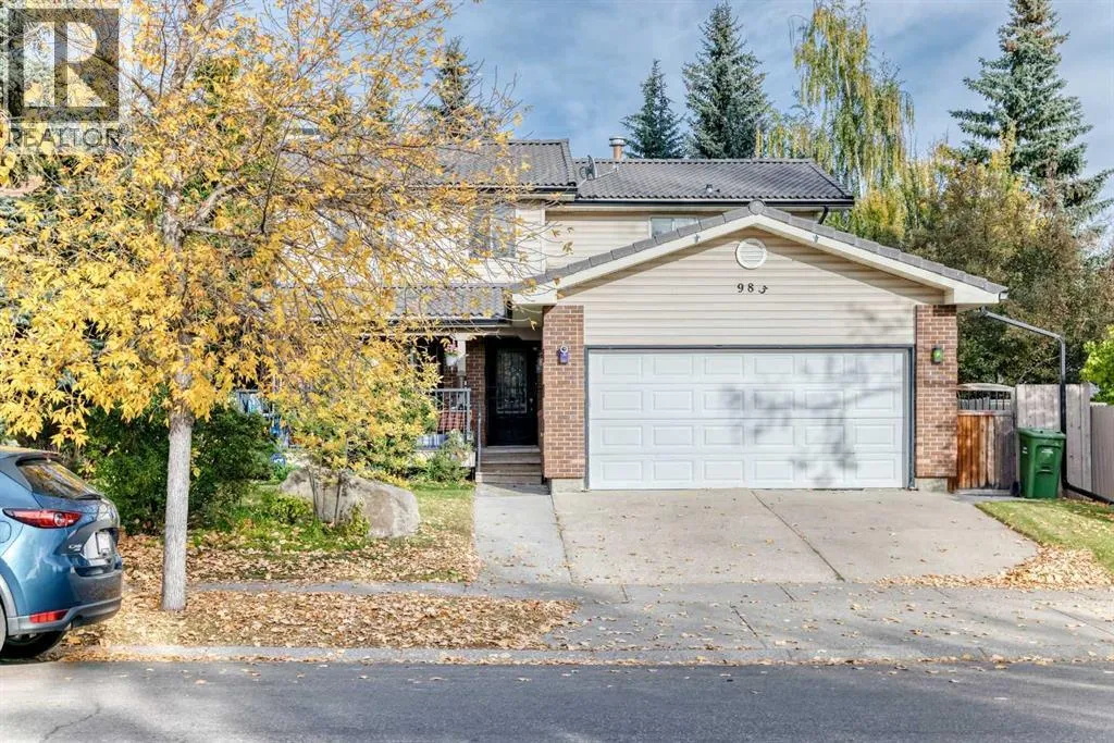 House for rent: 983 Woodbine Boulevard Sw, Calgary, Alberta T2W 4A7