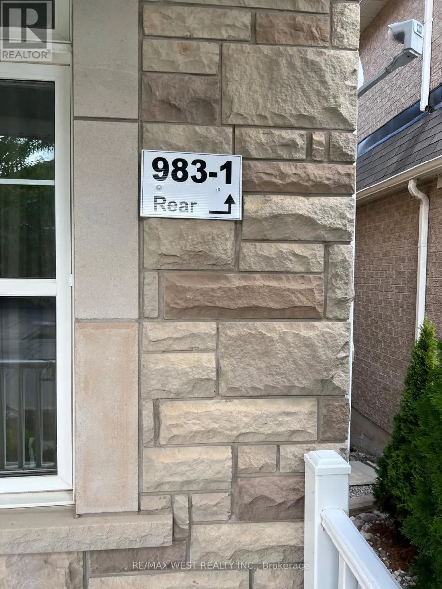 House for rent: 983-1 Syndenham Lane, Milton, Ontario L9T 8K1