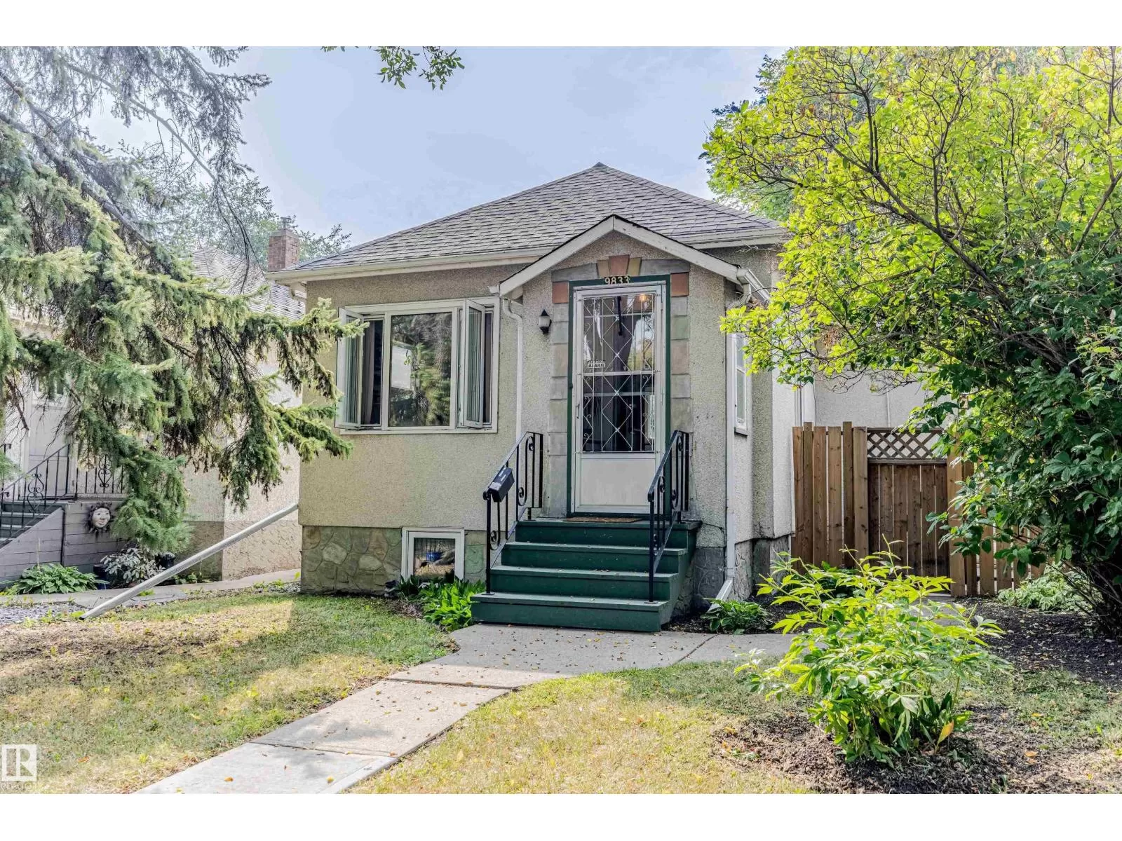 House for rent: 9833 83 Av Nw, Edmonton, Alberta T6E 2B8