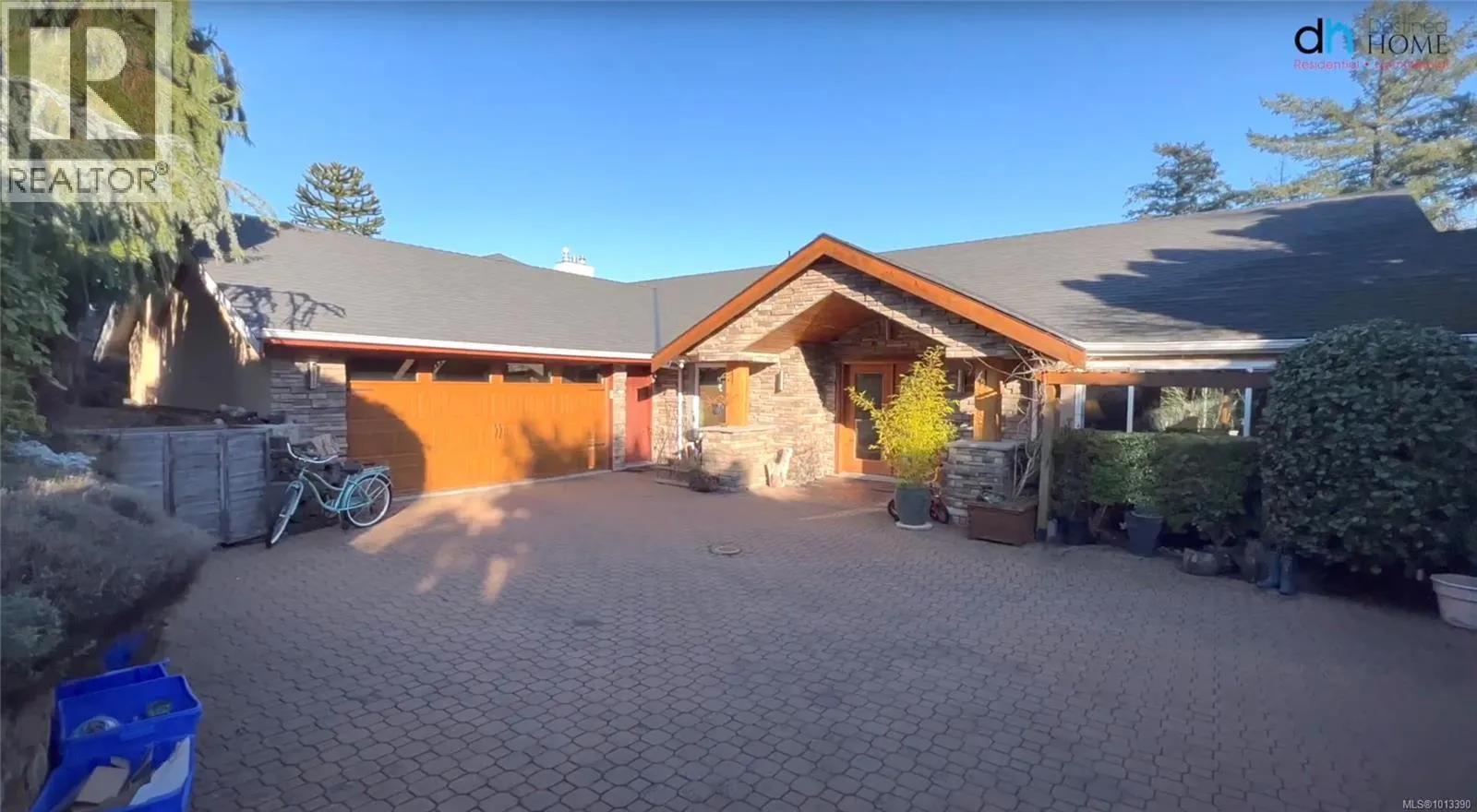 House for rent: 986 Seapearl Pl, Saanich, British Columbia V8Y 2X3