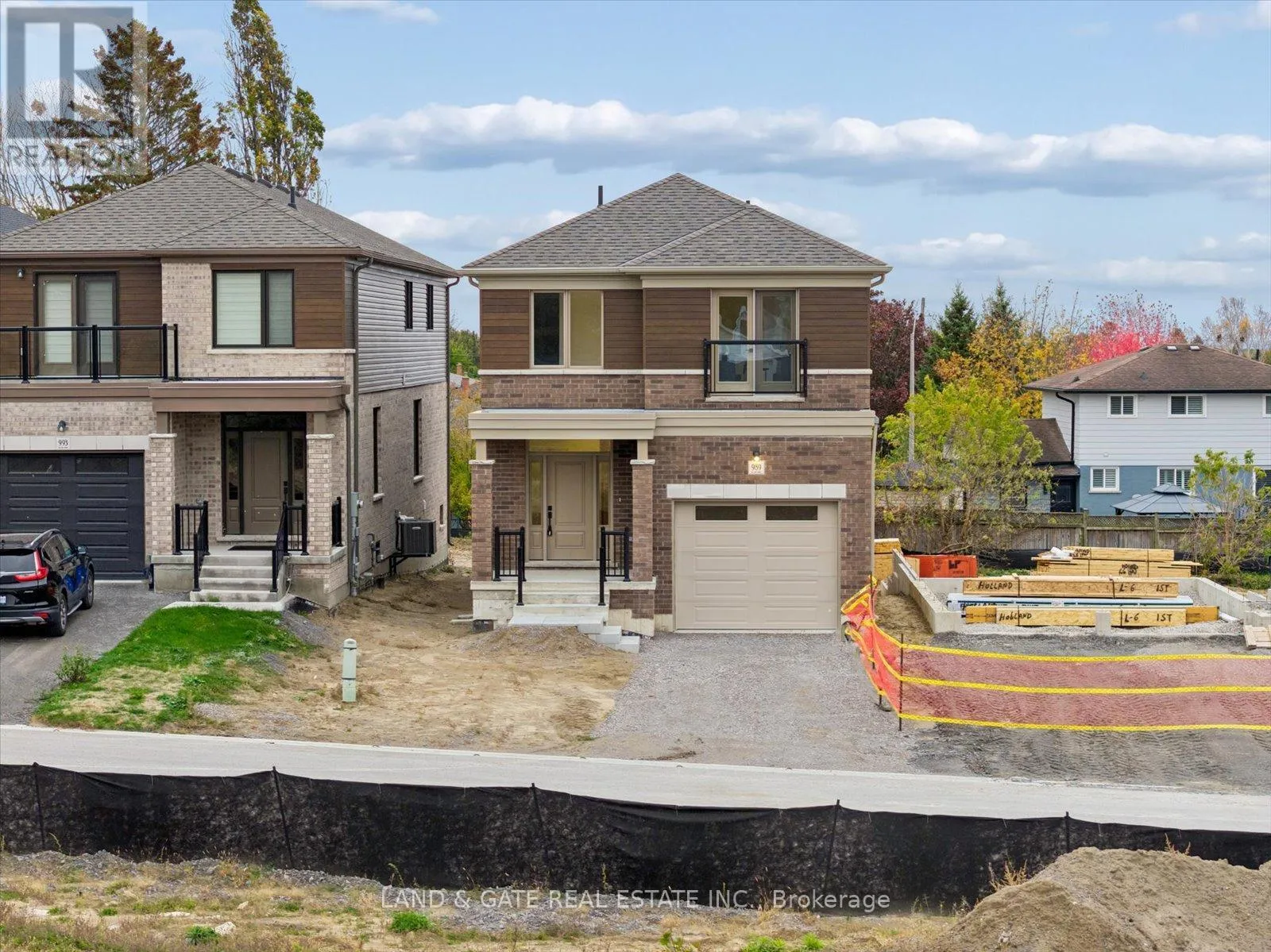 House for rent: 989 Queensdale Avenue, Oshawa, Ontario L1H 1H4