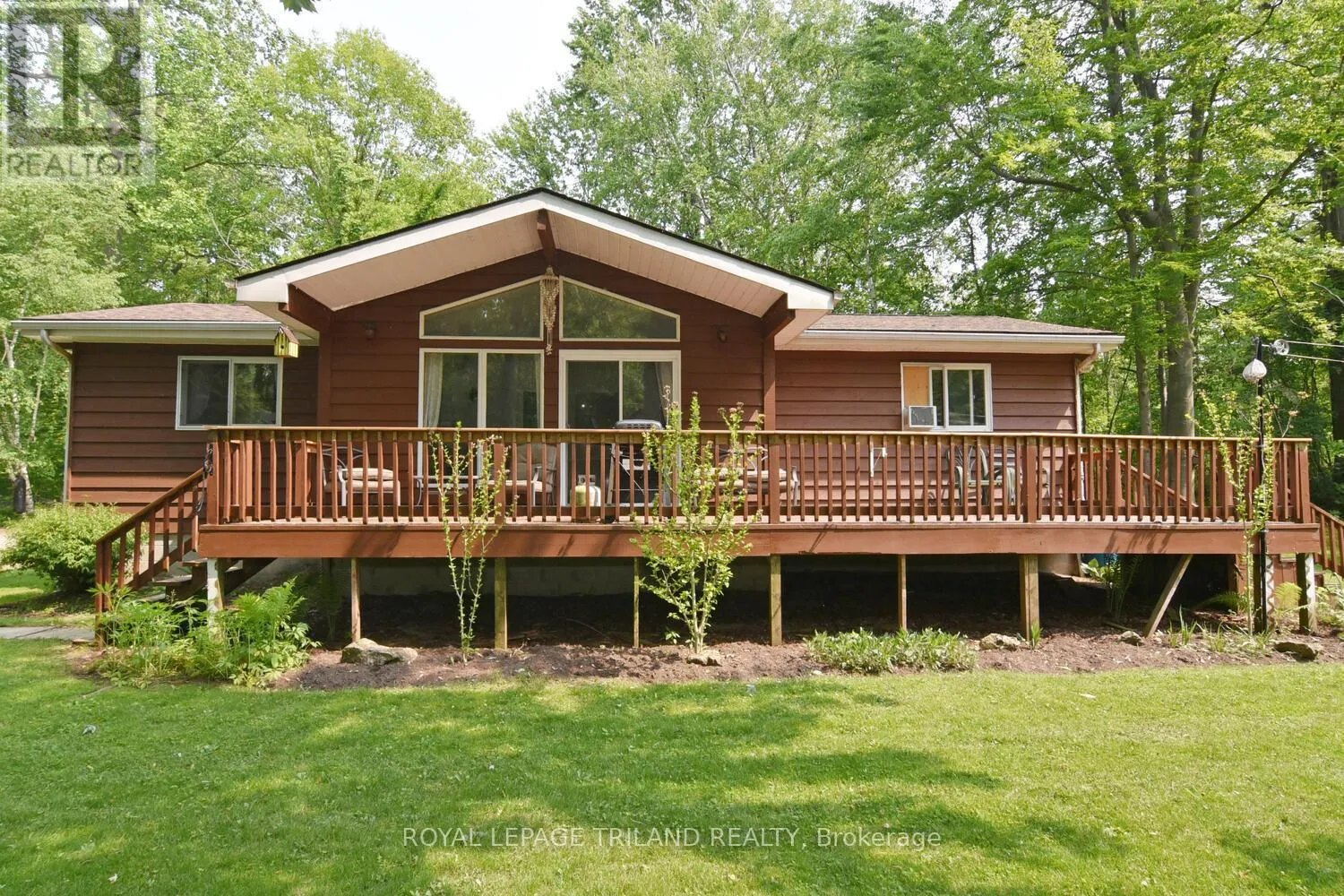 House for rent: 9898 Phoebe Lane, Lambton Shores, Ontario N0N 1J1