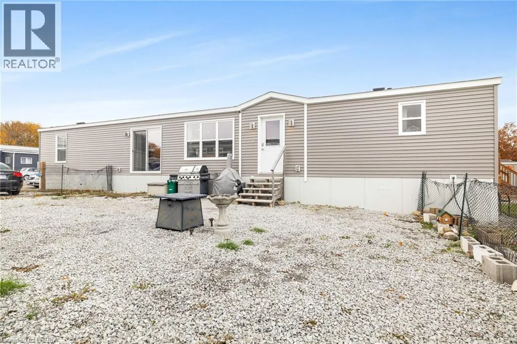 Mobile Home for rent: 99 Fourth Concession Road Unit# 715, Burford, Ontario N0E 1A0