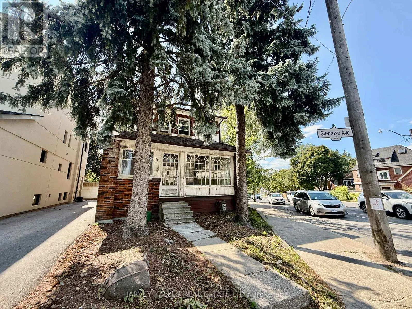 House for rent: 99 Glenrose Avenue, Toronto, Ontario M4T 1K7