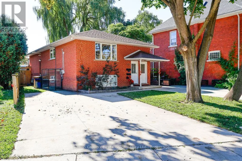 Duplex for rent: 99 West Gore Street, Stratford, Ontario N5A 1K1