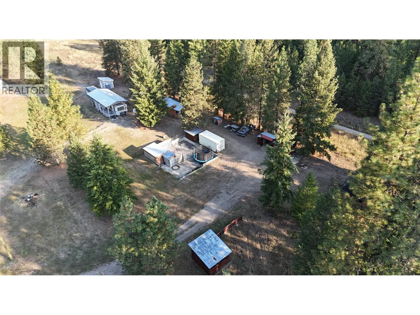 Park Model Mobile Home for rent: 990 395 Highway, Christina Lake, British Columbia V0H 1E0