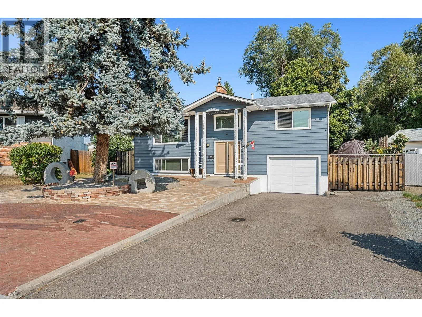 House for rent: 992 Grenfell Court, Kelowna, British Columbia V1Y 8C5